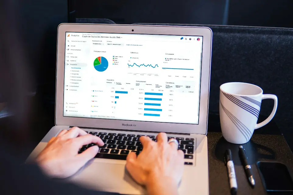 Detailed Analytics, Reporting, and Compliance with Regulations Track performance with detailed analytics, generate insightful reports, and ensure compliance with email marketing regulations like GDPR and CAN-SPAM.